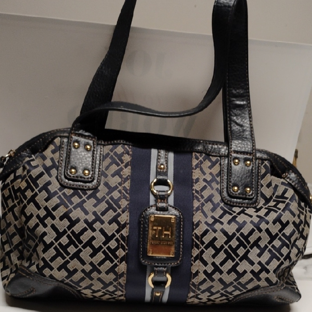 Tommy Hilfiger Navy and Beige Signature Logo Shoulder Bag